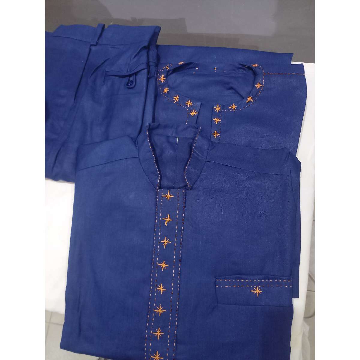 Tenue africaine homme bleu marine 3 pièces brodée