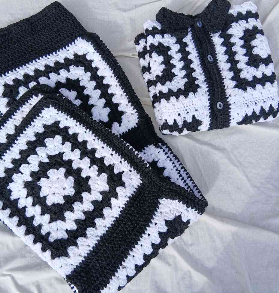 Ensemble crocheté unisexe noir et blanc – Pantalon cargo et chemise faits main