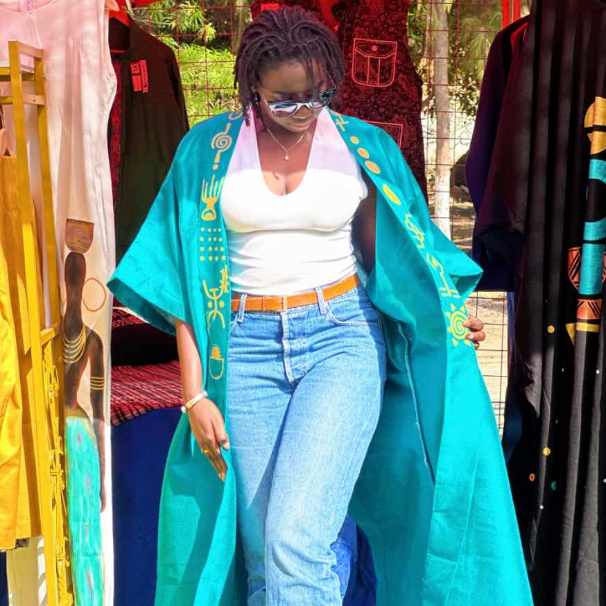 Kimono femme vert chantoum peint à la main et perlé au dos