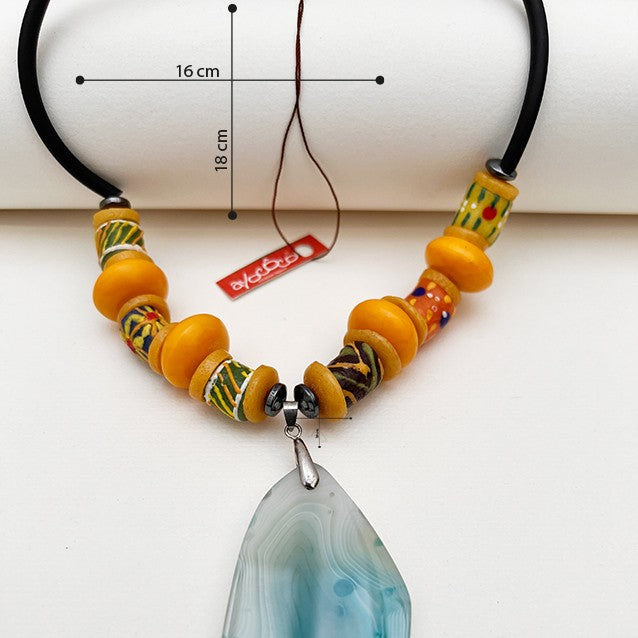 Collier et boucles d'oreilles en perles de verre et agate