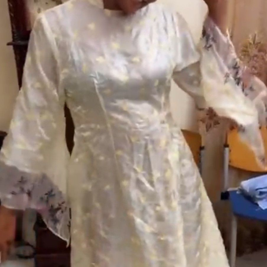 Robe femme en organza et dentelle