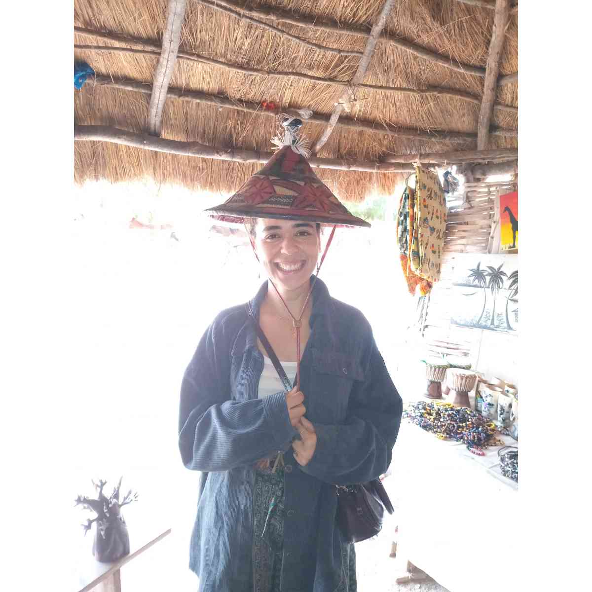 Chapeau africain sénégalais en raphia