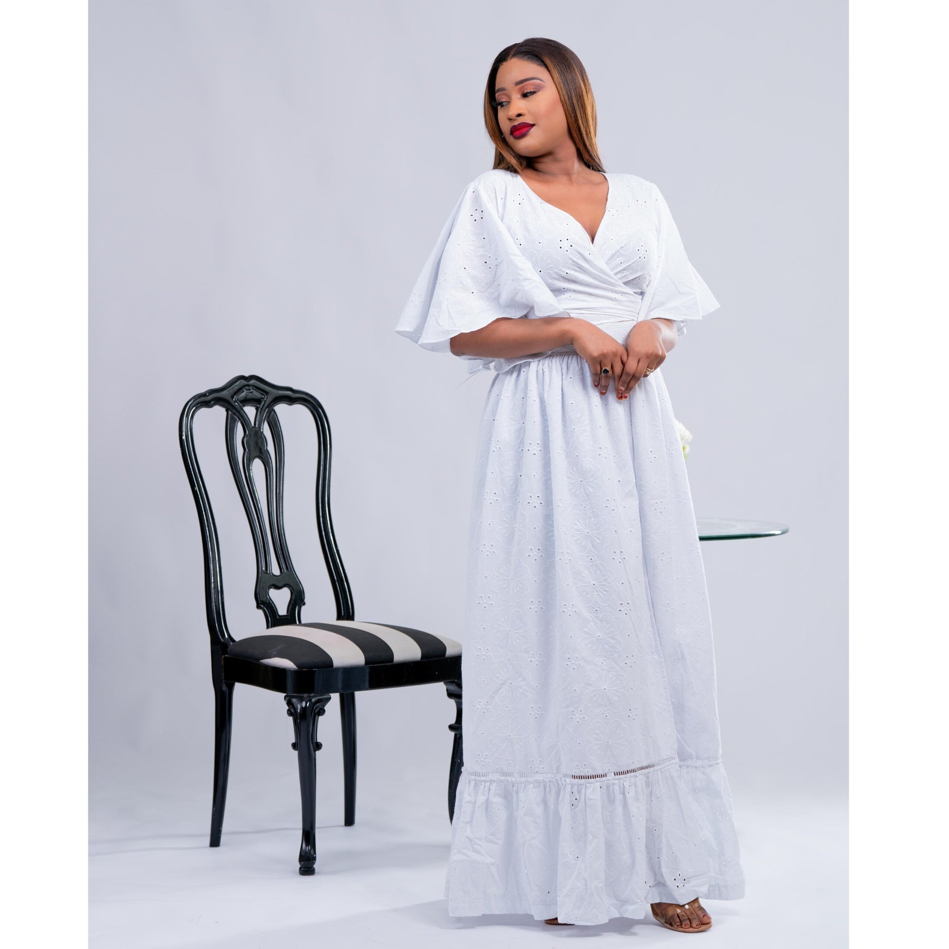 Robe Brodée Anglaise Longue à manches papillons Blanche pour femmes - COCO DRESS